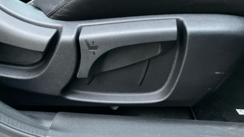 Nissan Qashqai 1.2 DiG-T N-Connecta 5dr Petrol Hatchback